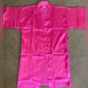 Small Pink Satin Short Sleeve Open Kimono Style Intimate Loungewear Robe Coverup